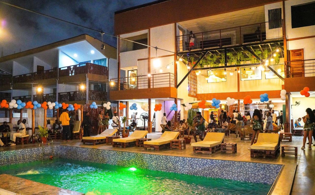Vogue Beach Resort Lagos Exterior photo