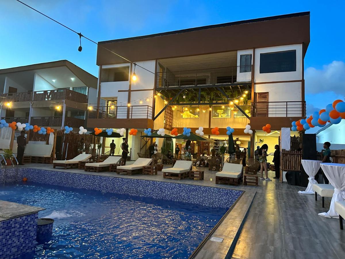 Vogue Beach Resort Lagos Exterior photo